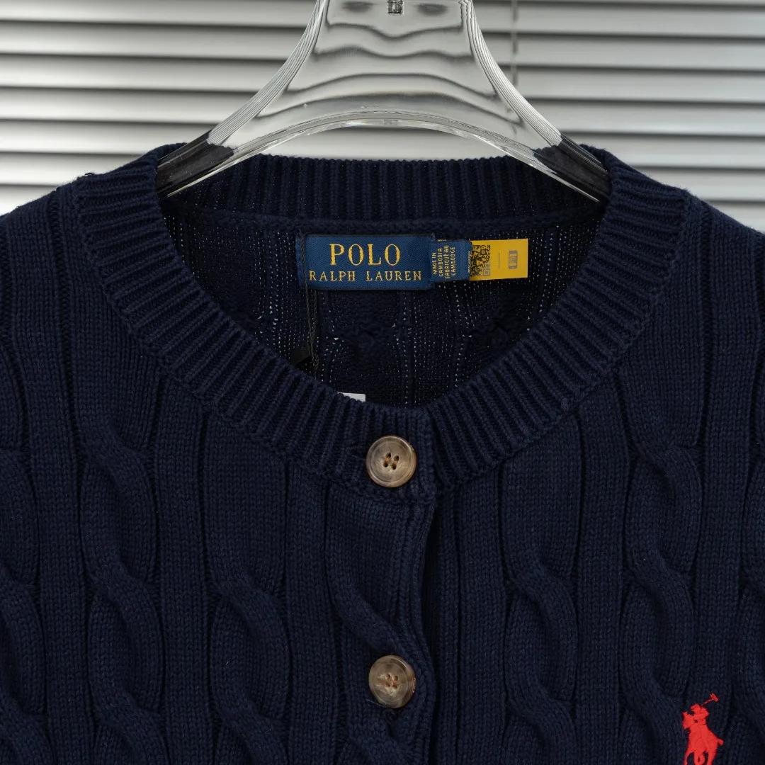 P290 top version (different currencies) You can scan the code to enter the official website. Style: Ralph Lauren POLO Ralph Lauren small label embroidered knitted cardigan jacket. Color: Picture color. Size: S-XL. Fabric: pure cotton. Accessories: full set of customized accessories. No gender distinction. Same style for men and women.
